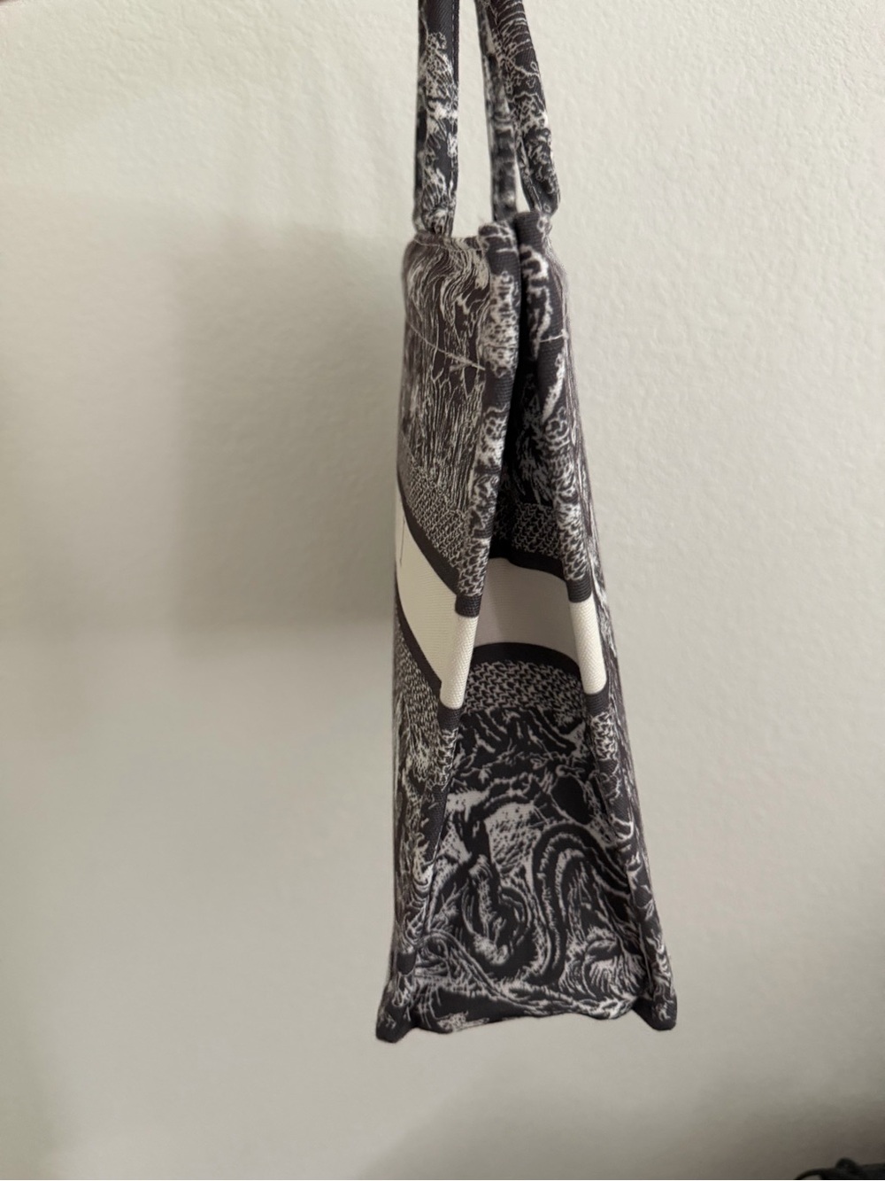 VALINI Large Jacquard tote bag - Picture 4 of 7